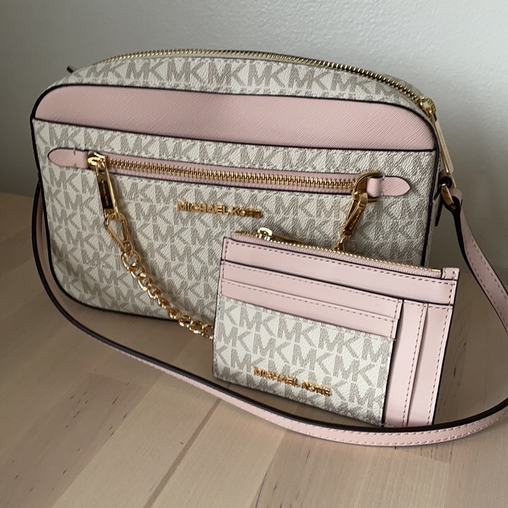 Micheal Kors Logo Crossbody